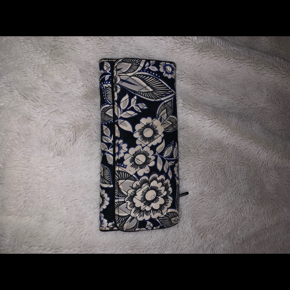 VERA BRADLEY WALLET